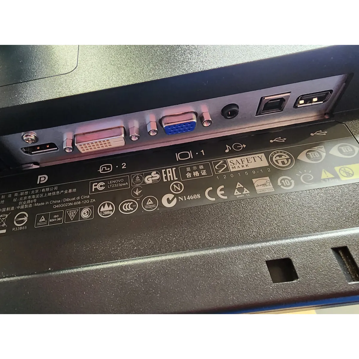 Lenovo ThinkVision LT2323p 23" Monitor LED TN 1920x1080 DP VGA DVI USB VESA PIVOT fekete #4