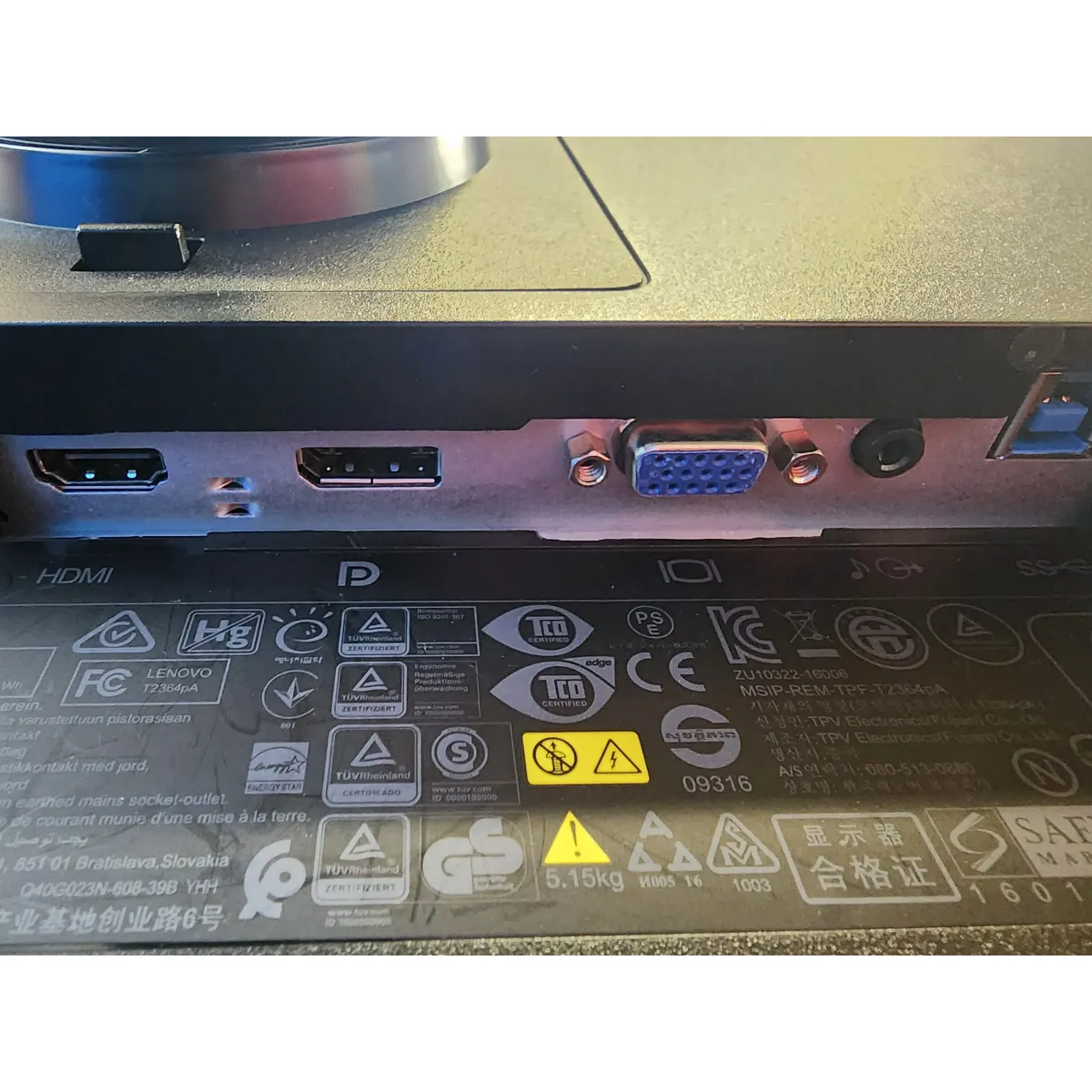 Lenovo ThinkVision T23i-10 23" Monitor IPS 1920x1080 DP VGA VESA PIVOT fekete #4