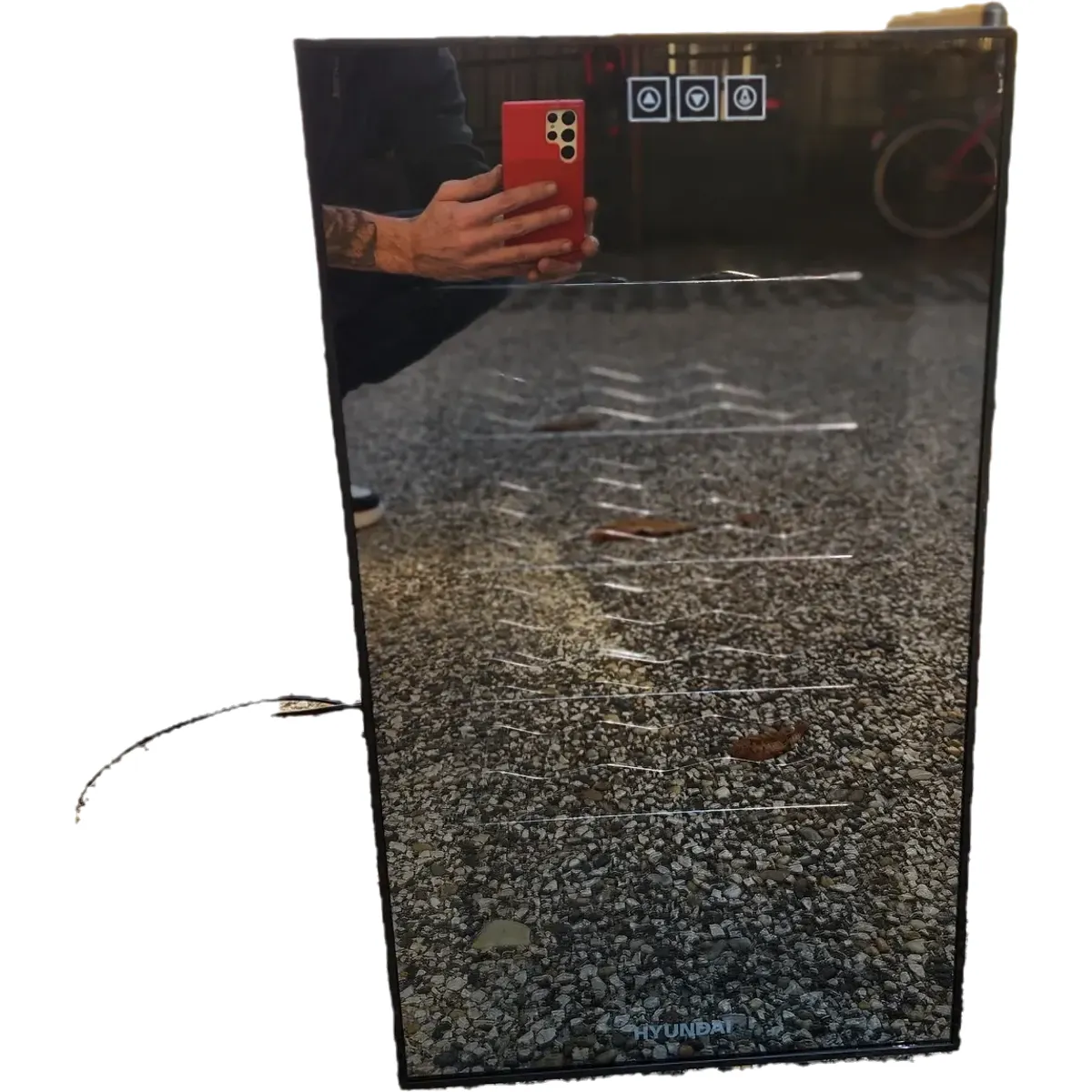 Hyundai VIN18G Borhűtő fekete 18 palack led világítás #1