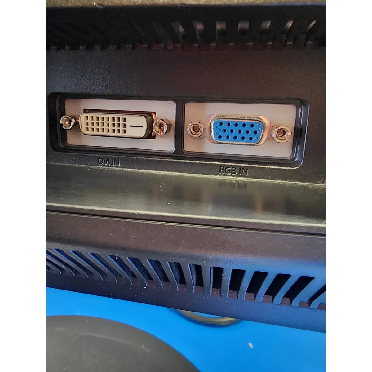 Samsung SyncMaster B2240W 22" monitor LCD 1680x1050 DVI VGA VESA PIVOT fekete #5