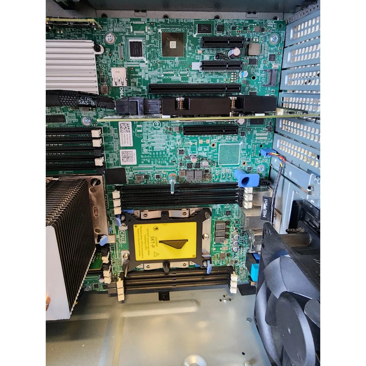 Dell PowerEdge T440 Tower Szervergép Intel Xeon Gold 6138 4Gb DDR4 iDRAC Enterprise 16x SFF PERC H330 #6