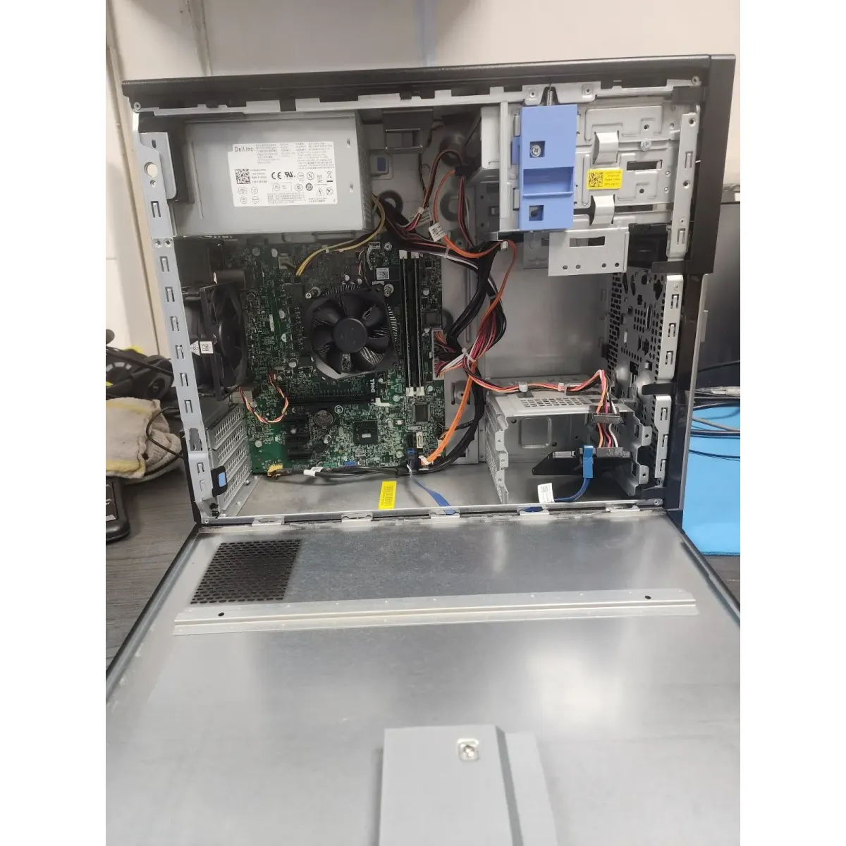 Dell Optiplex 3010 MT PC számítógép i3-3240 8GB Ram 500GB Samsung Evo SSD Win 10 Pro fekete-ezüst #6